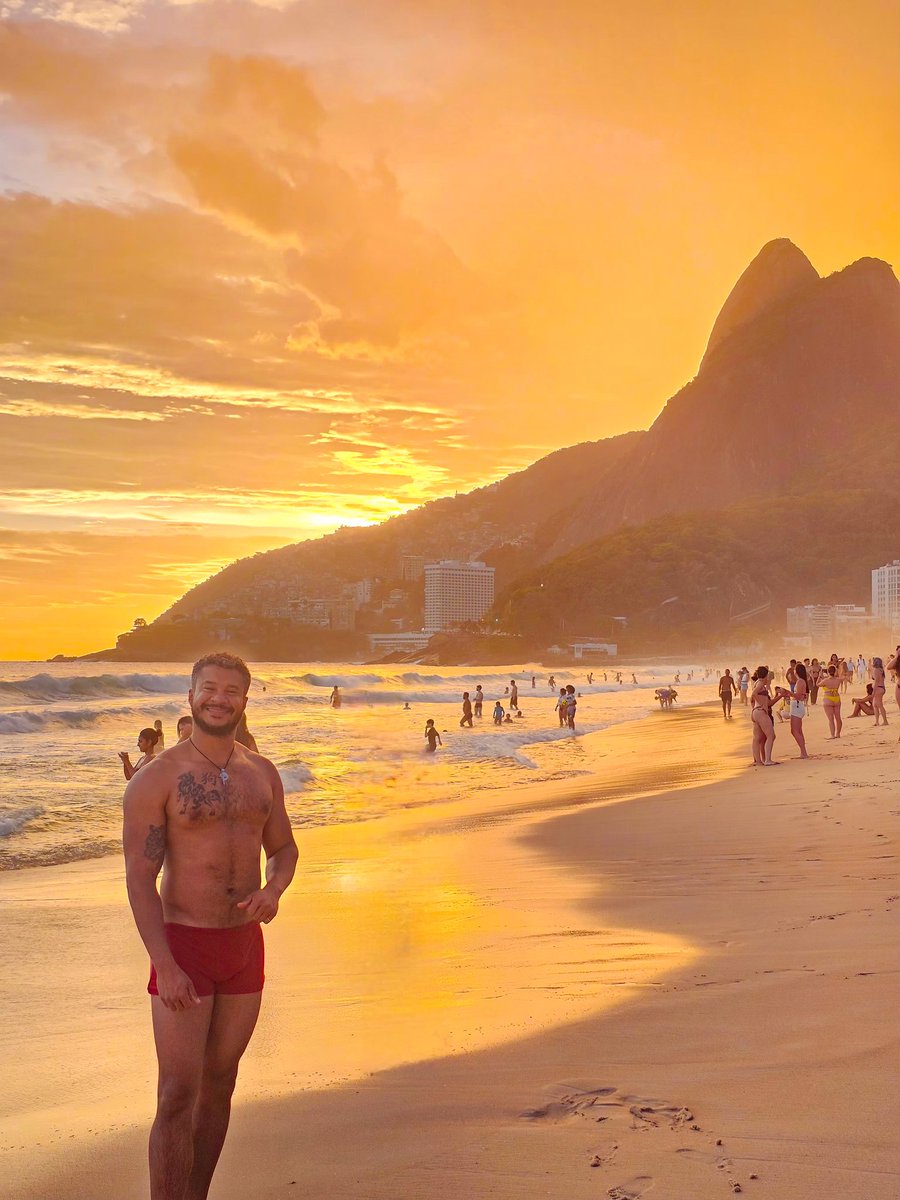 leandromancano's tweet photo. Primeira praia do ano #riodejaneiro #leblon https://t.co/wW2W0N6I5P