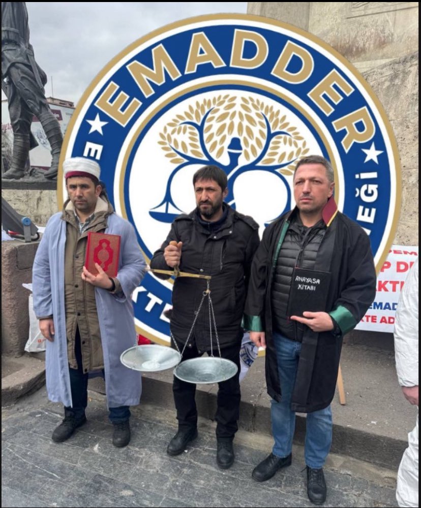 Berkyaruk42's tweet photo. EYT sonrası oluşan adaletsizlik, sadece bir yasa eksikliği değil; 
vicdan testidir.
Kademeli emeklilik ise bir lütuf değil; 
yarayı kanatmadan kapatmanın en insani yoludur.

#BuYılKademeYılı https://t.co/fNrxCHOkmZ