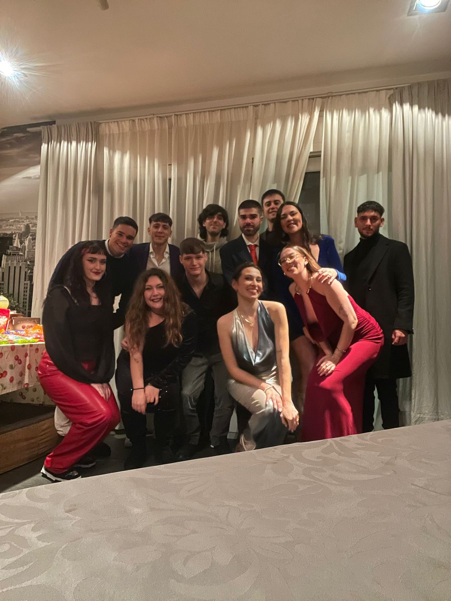 _cxrre's tweet photo. el mejor fin de año❤️ https://t.co/1Ni02vTwnD