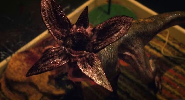 CultureCrave's tweet image. The Duffer Brothers were asked why no Demogorgons, Demobats, or Demodogs were in the 'Stranger Things' finale 

"Mainly it’s just that Vecna was not expecting this sneak attack on his home turf. Never in a million years could he even imagine that. They’re there somewhere"

"We…