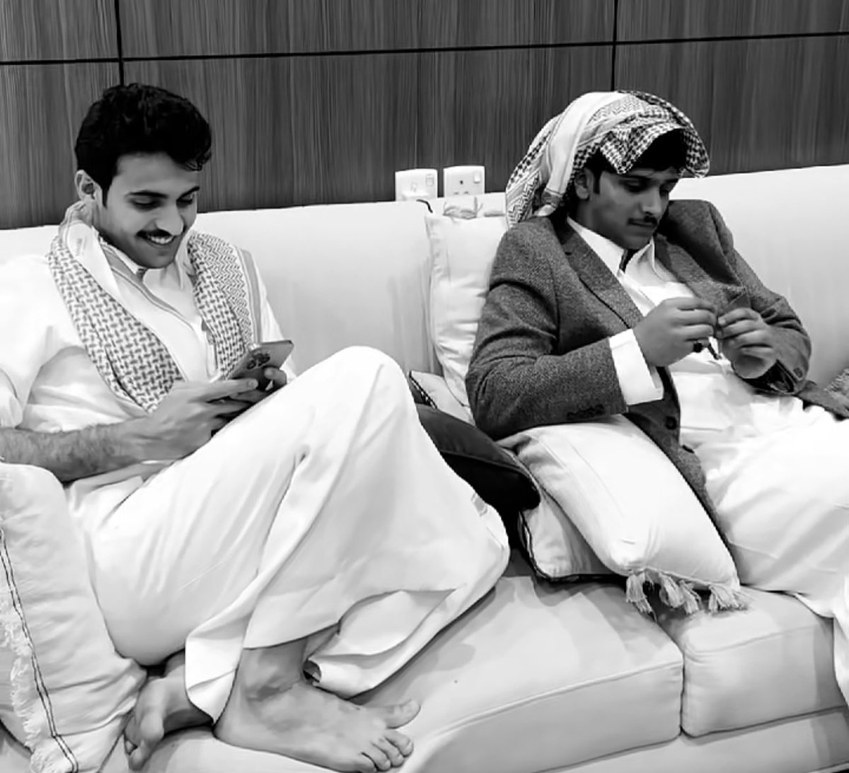 من عاش حلو البداية وانكسار الختام 
يبقى مابين الامل - والياس - والبعثره