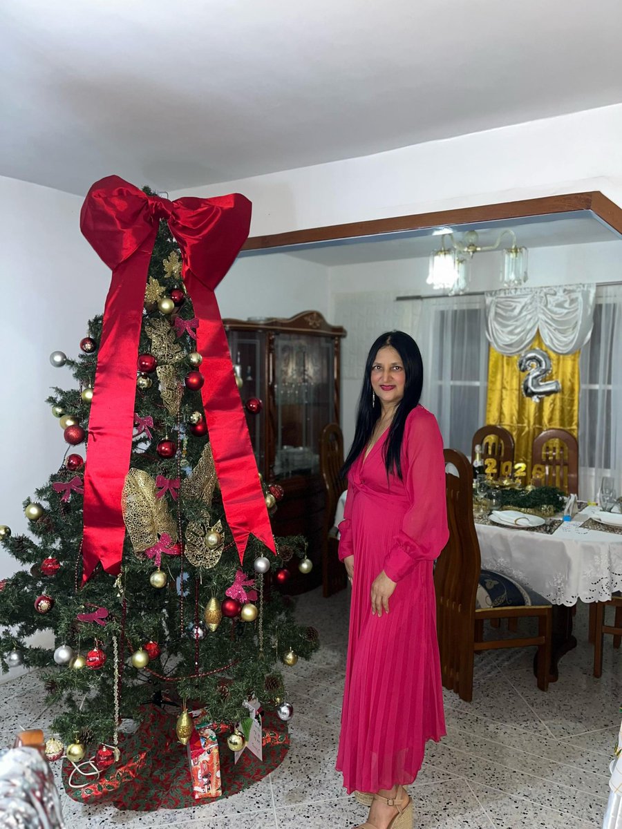 MARABERIA1's tweet photo. Feliz Año Nuevo 2026 🥰🥰 https://t.co/NCvW0dvXH3