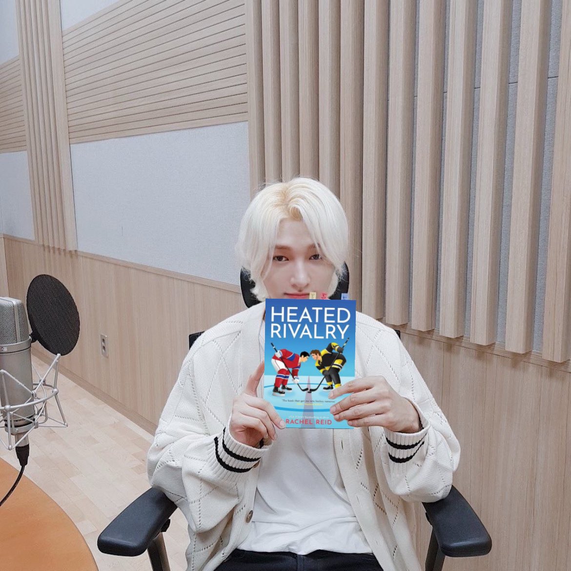 junjitism's tweet photo. Junji has read heated rivalry?!? https://t.co/2UxqGImJnI