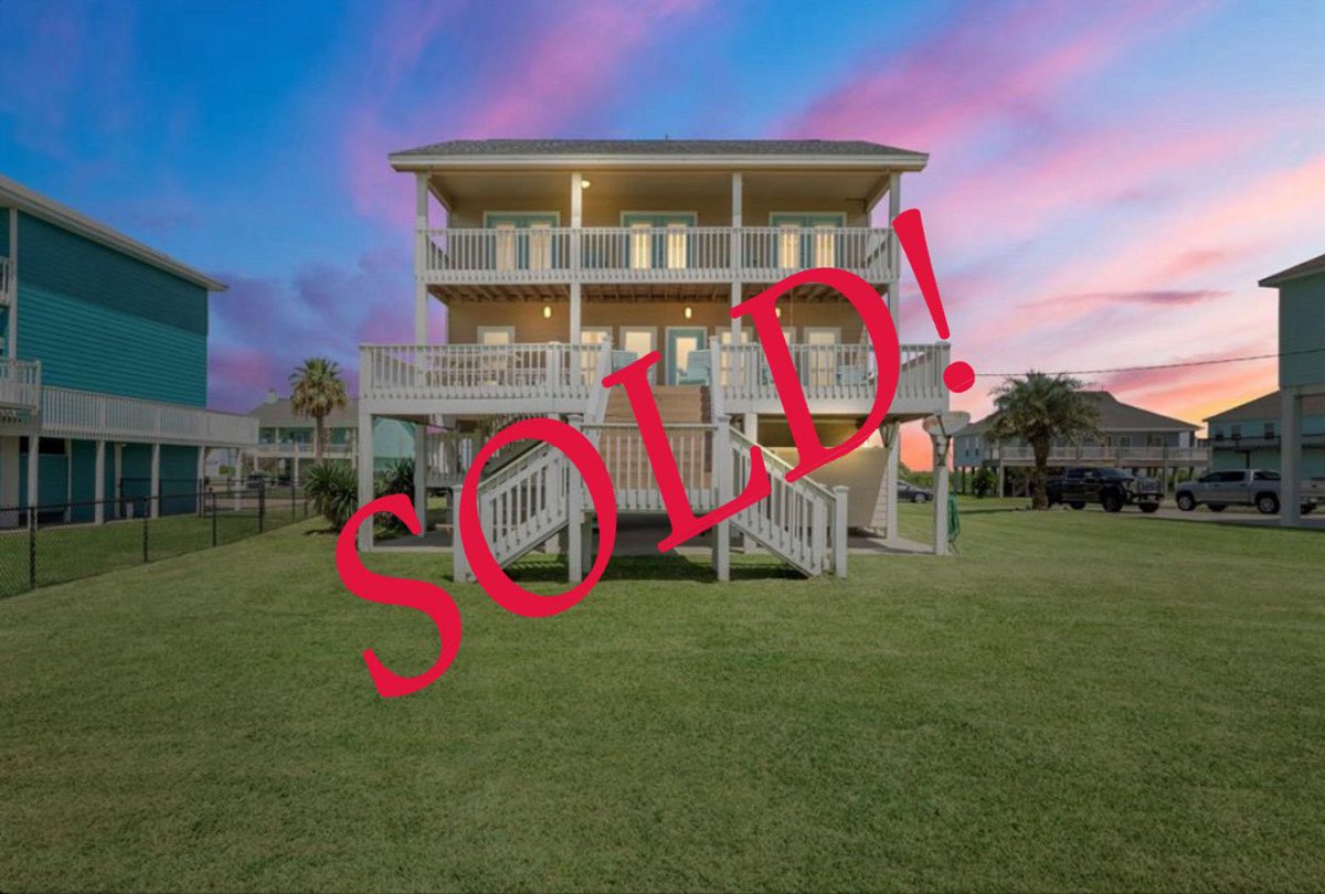 First closing of 2026—on the second day of the year! 🎉 Grateful to be starting the year strong and hopeful it’s a sign of a successful year ahead. Huge thank you to my sellers for trusting me with the sale of their home. Congratulations to you both!