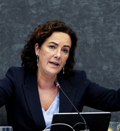 Stelling: Femke Halsema is de SLECHTSTE Burgemeester van Nederland en een SCHANDE voor #Amsterdam !!  

Doe een ♥️ &amp; RT als je het eens bent!