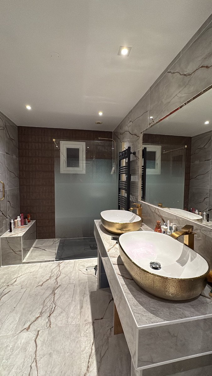 e_mm31's tweet image. merci mon père et mon frère les boss🙏🏼🙏🏼