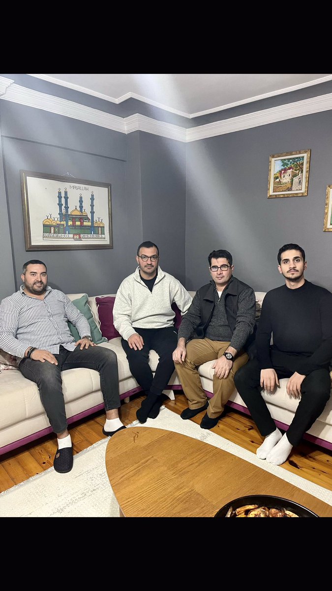 Genel Başkanımız Sayın Devlet Bahçeli’nin talimatları ile ,“ #HayırlıGünlerKomşum ”  ve “ #DerdinDerdimizdir ”  ziyaretleri  kapsamında , Üsküdar / Küçüksu Mahallesi’nden 
Sn Hasan Yıldızhan ve Ailesini 

Küçüksu Mah Başk Sn. <a href="/erkanavci21/">Avcı</a>
ziyaret ettiler.

Kendilerine nazik