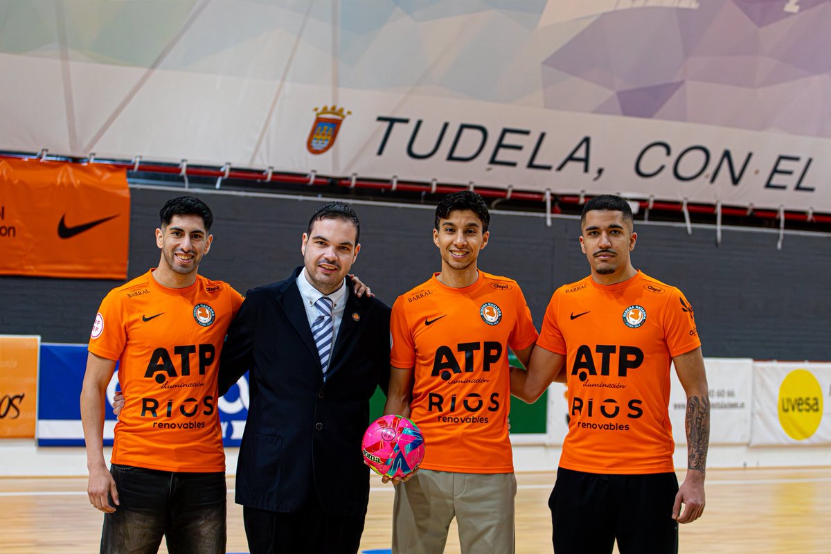📯 𝗢𝗙𝗜𝗖𝗜𝗔𝗟 | Anás El Ayyane, Nicolás Tumkiewicz y Gustavão, nuevos jugadores del Ribera Navarra FS.

El Ribera Navarra FS refuerza su plantilla con tres incorporaciones de nivel contrastado, experiencia internacional y ambición, que llegan con el objetivo de aportar