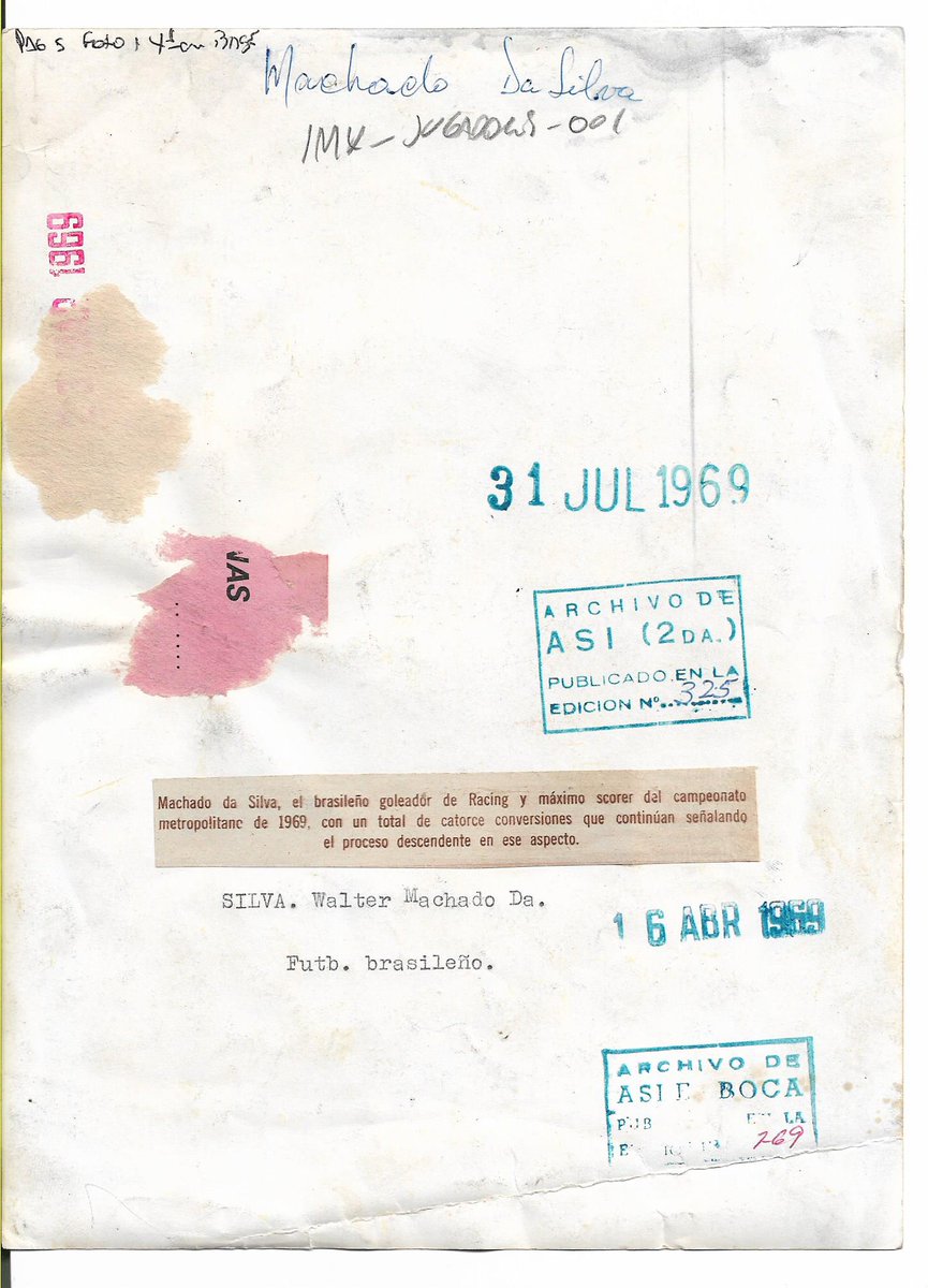 🇧🇷El 2 de enero de 1940 nacía en Ribeirão Preto, Walter Machado Da Silva "Silva Batuta".

✍Fue el máximo goleador del torneo Metropolitano 1969 con 14 tantos durante el único año que vistió los colores de Racing Club.

📷Colección Imágenes Varias.