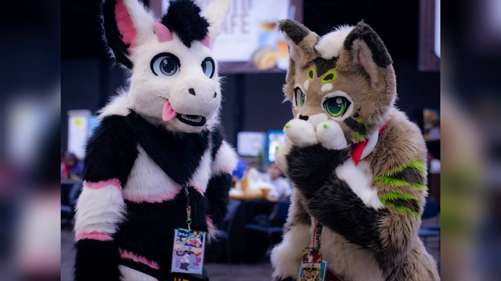 Sylderg's tweet image. For the first #FursuitFriday of this year I want to share some of my favorite pics of the previous one, thank you so much to: 

🐶: @SmokeyAussie 
🐯: @FurryTrashMx 
😺 (Not a cat, a lynx): @Niu_Ears_Up