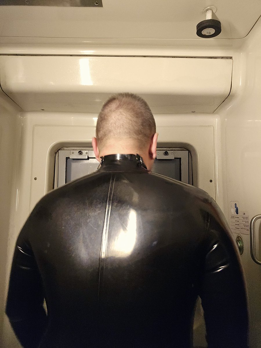 RubberTraveller tweet media