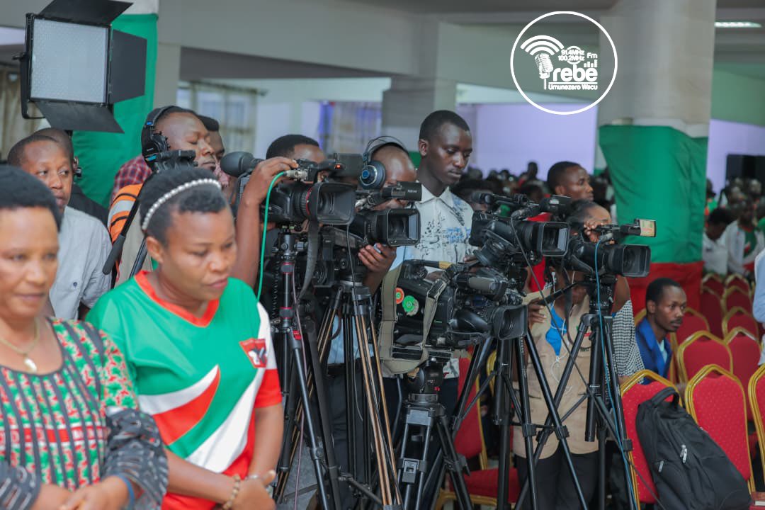 2026, l’année de l’action : moins de paroles, plus de résultats

🇧🇮 Un appel fort à l’engagement citoyen

Les citoyens sont invités à aimer le travail et à s’engager pleinement dans des activités productives, d’autant plus que l’année 2026 est désormais proclamée année de