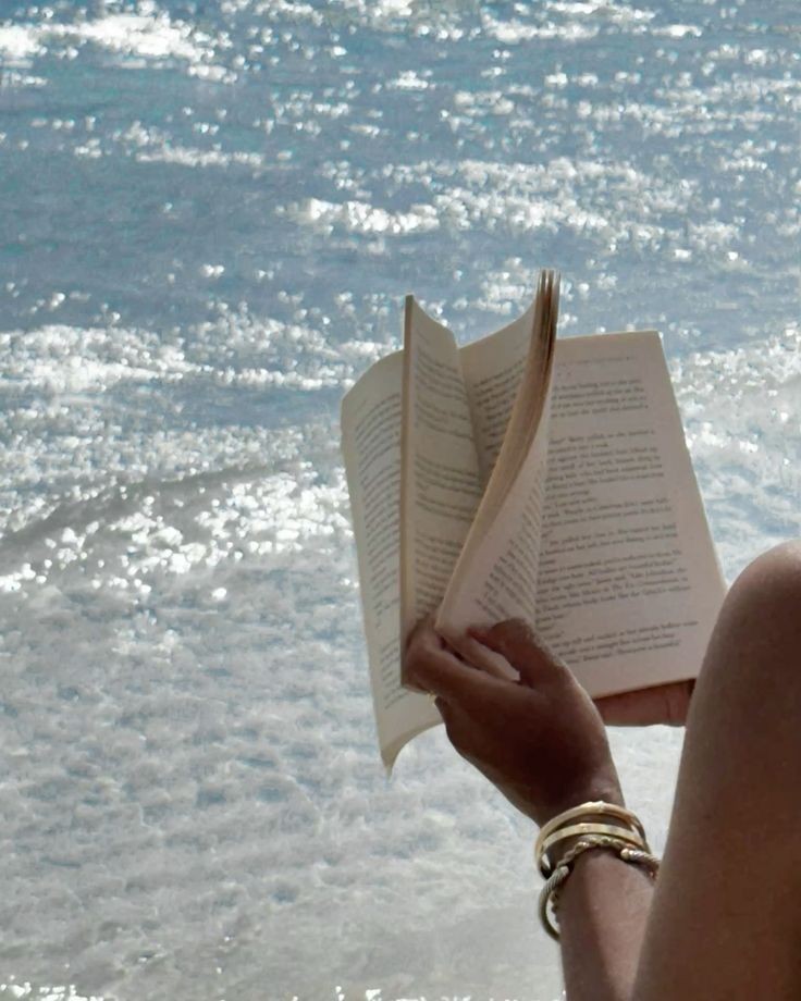 manov00's tweet image. ೃ⋆˚꩜｡  livros lidos em 2026 ೃ⋆˚꩜｡
                         - a thread .

"Todos temos dentro de nós uma insuspeita reserva de força que emerge quando a vida nos põe à prova [...]"

Isabel Allende