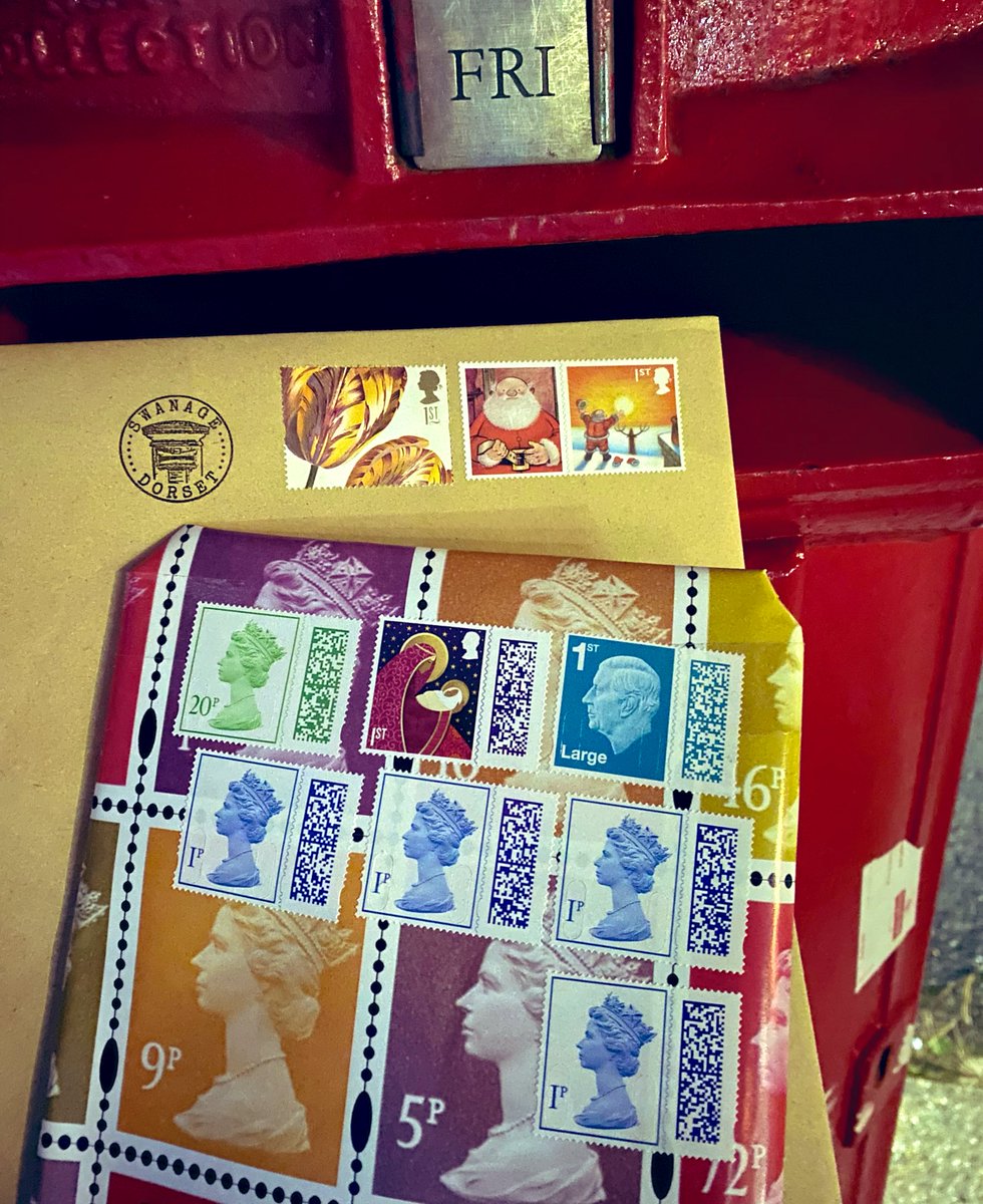 No-one will ever convince me the ugly barcodes were a good idea… Still #NoToCodes <a href="/RoyalMail/">Royal Mail</a> 🙈📮🤖👎