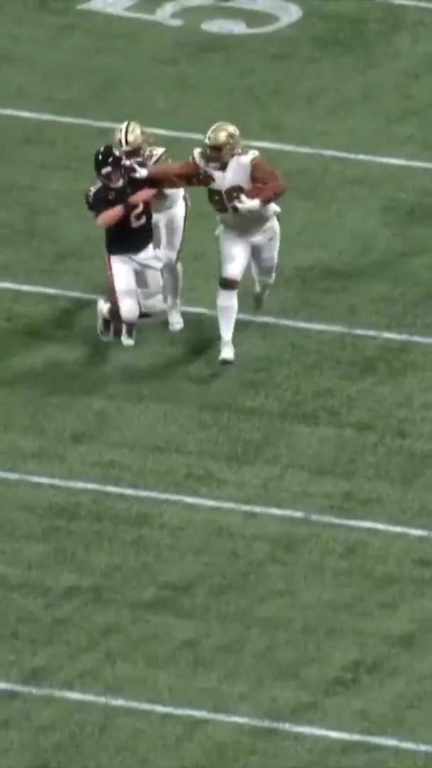 The stiff arm heard around the world 😭
📺 #NOvsATL Sunday at Noon on FOX