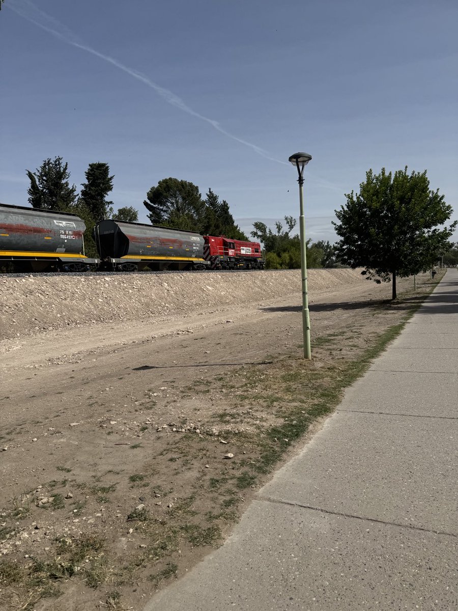 X un 2026 con mas trenes y menos camiones , una utopia 😂