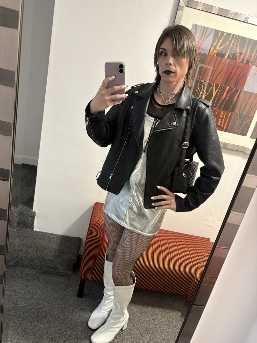 juliawizzer's tweet photo. Photo dump from NYE and New Years Day in Blackpool!

“The present has a home
Let regret, live alone
Time flies, seize the day
Let love lead the way
Live the moment, live free
Life is changing fast
Just be free
Seize the moment
Seize the day
Life is changing fast
Just be free!” https://t.co/0QhcdkoDAs