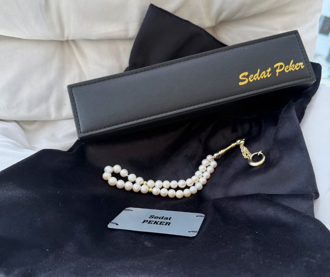 BÖYLE BİR GÜZEL HEDİYENİZİ BEKLİYORUM ABİ 
BİR UMUTTUR YAŞAMAK 

,<a href="/sedat_peker/">Sedat Peker</a>