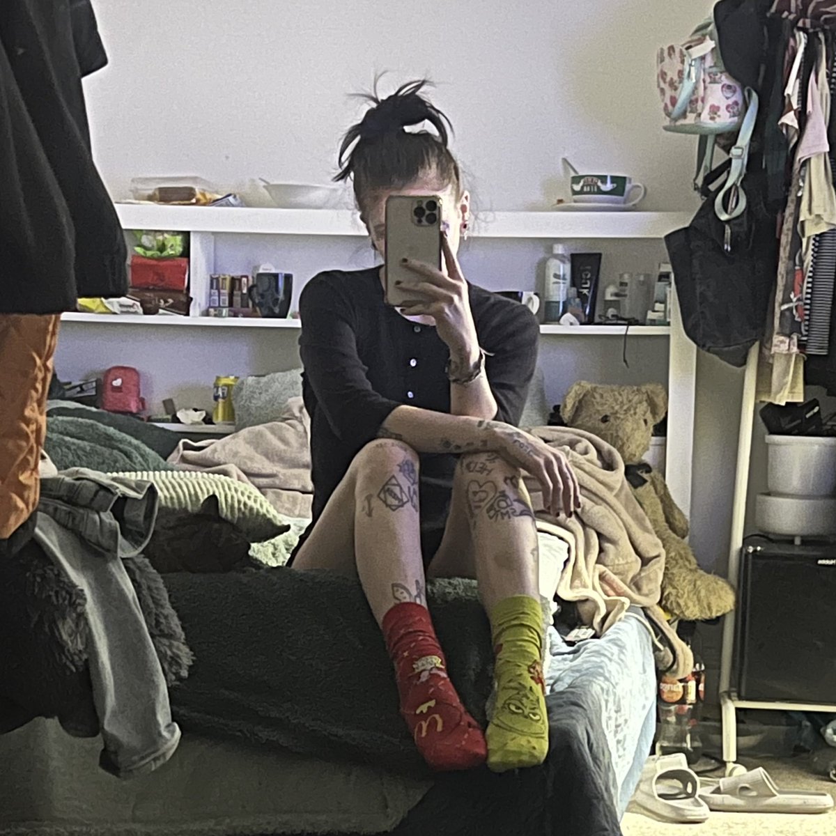 goddessmagzi's tweet photo. alone for the eve, which sub is keeping me company 🙂‍↕️ https://t.co/1DQzUmXOWR