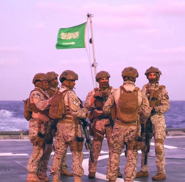 fayez_malki's tweet image. #ابطال_القوات_المسلحة 
#رجال_الامن_كافة 
ياززززينكم ويازين شجاعتكم
اسال الله ان ينصركم ويحفظكم
ويسدد رميكم. يافخرنا وعزنا
#المملكة_العربية_السعودية 
#السعودية_العظمى