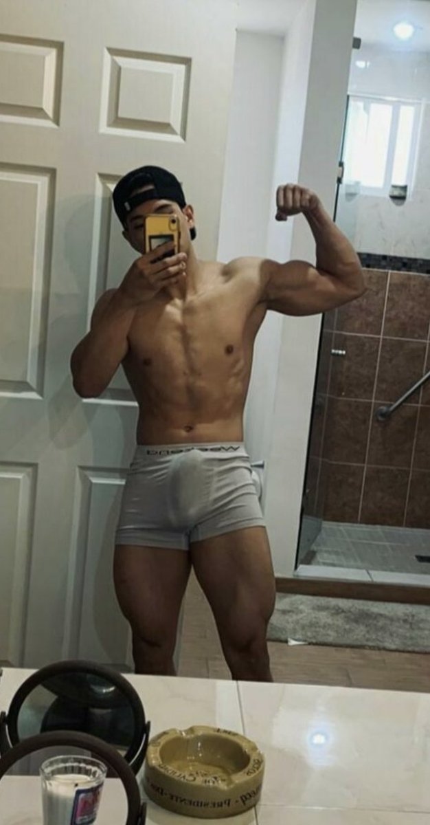 Acxeliito's tweet photo. Antes/Ahora 
Weyyyy! Que deli 🤤🔥 https://t.co/ehjplJ7KJf