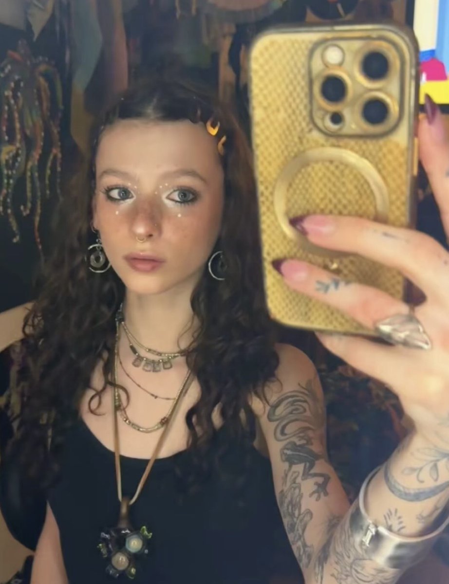 : 𝒮𝑒𝒾𝓇𝒶 : tweet media