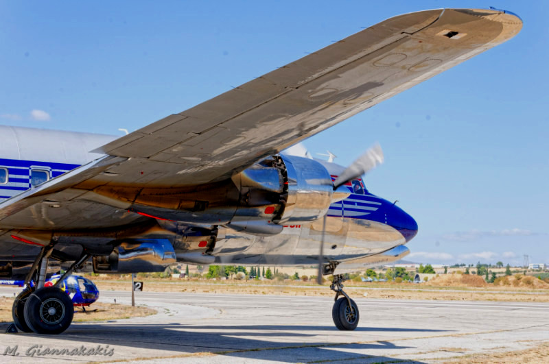 MyronGian's tweet image. Day 2 "Classic Aircraft" of #kaphotochallenge is the @redbull DC-6B. The former users,  among others Josip Broz Tito, and the unmistakable 1950s coat make this aircraft a true classic
.
#DC6b #douglasdc6 #classicaircraft #douglasairliner #propeller #enginestart #vintageaircraft
