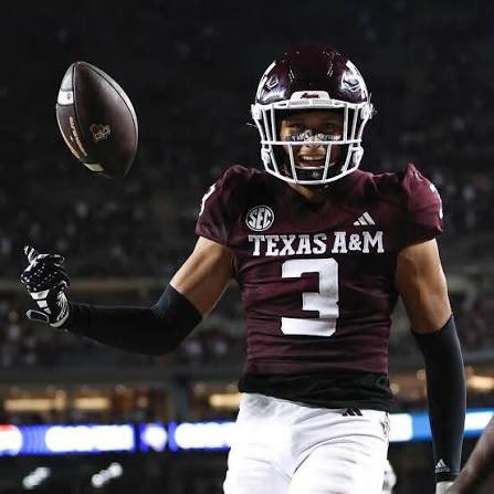 BREAKING: Standout Texas A&amp;M Safety Marcus Ratcliffe has confirmed to me that he will be returning to Texas A&amp;M for his Senior season rather than going pro!

In two seasons at A&amp;M, he has 113 tackles, 6.5 TFL’s, 3 PBU’s, and 3 INT’s.

Huge news for him to be coming back