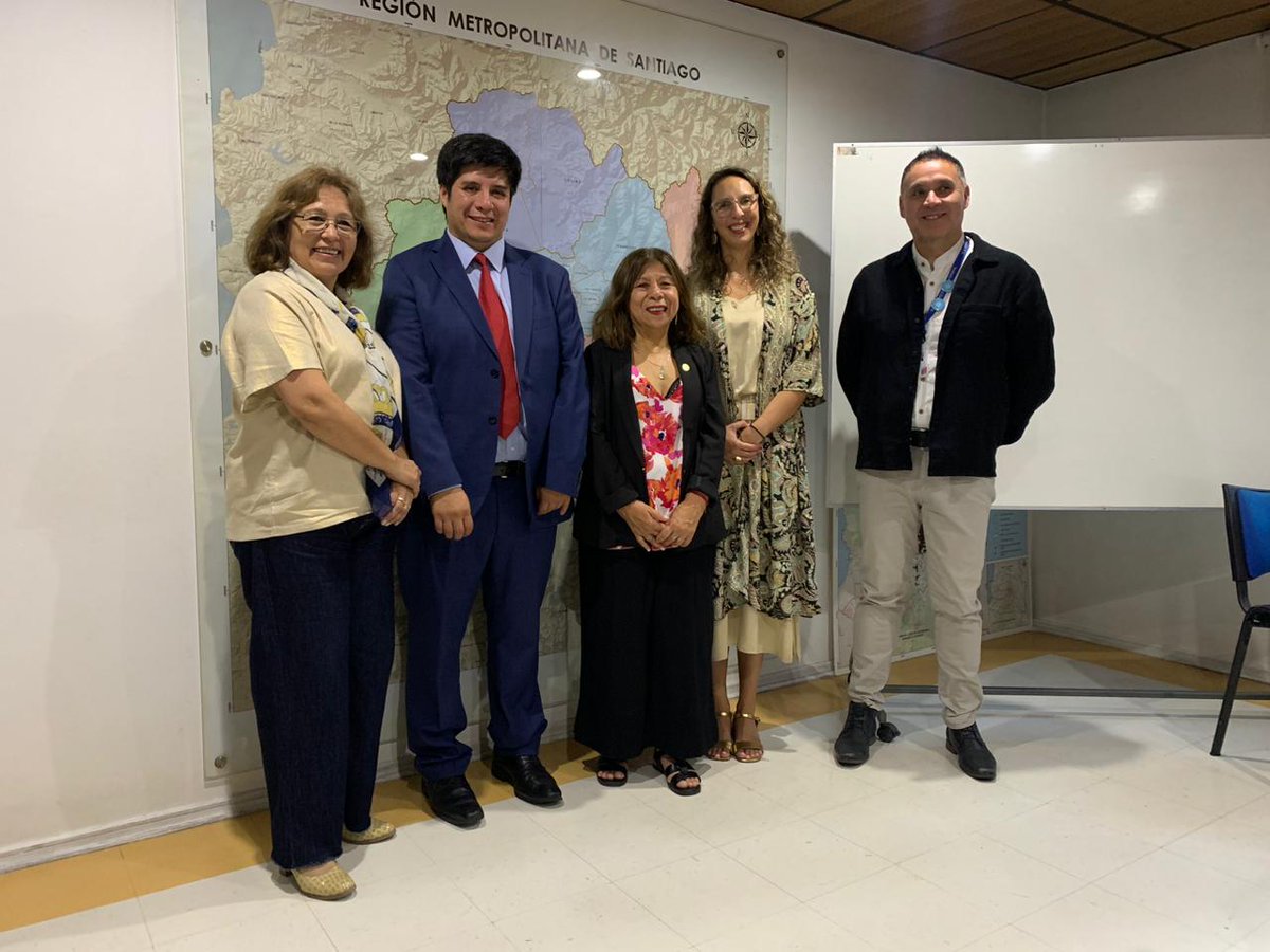 seremieducrm's tweet photo. Servicios Locales de Educación Pública Los Parques y Santiago Centro suscriben convenios de Igualdad de Oportunidades y Excelencia Educativa con el Ministerio de Educación: https://t.co/QlQQwixe43 https://t.co/UamBT7F2I6