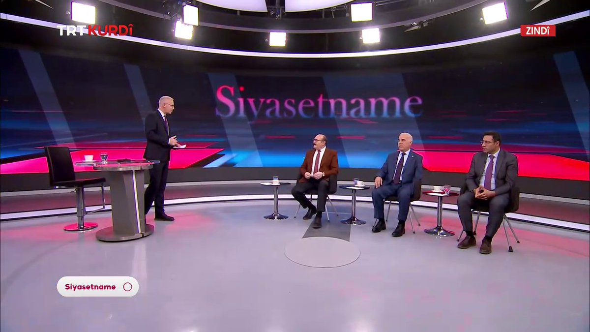 Di Siyasetnameyê de rojeva Türkiye û dinyayê bi berfirehî li pêşberî we ye.

Bi moderatoriya Mehmet Baki Demirel Siyasetmedar Abdurrahim Akdağ, Siyasetmedar Hanifi Alır û Lêkolîner Rıdvan Atabey rojevê dinirxînin.

trtkurdi.com.tr/zindi-tv

<a href="/A_Akdag47/">ABDURRAHİM AKDAĞ</a>, <a href="/RdvanAtabey2/">Rıdvan Atabey</a>, <a href="/hanifialir/">Mehmet Hanifi Alır</a>