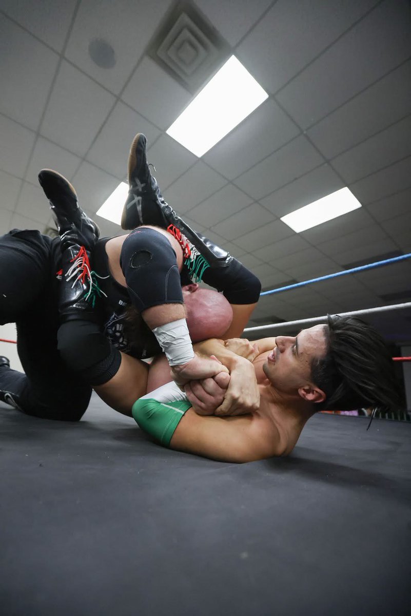 MarcoModello's tweet image. Real graps 🇮🇹 💪