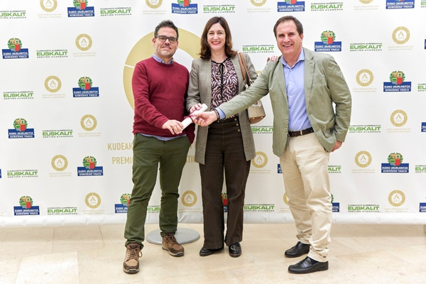 Así terminamos 2025, con un nuevo hito conseguido. Nuestra empresa de rehabilitación recoge el Diploma a la Gestión Avanzada 2025.
👉 Más información en nuestro blog:
obrasinsignia.com/blog/insignia-…
#Kasariak #gestionavanzada #Euskadi