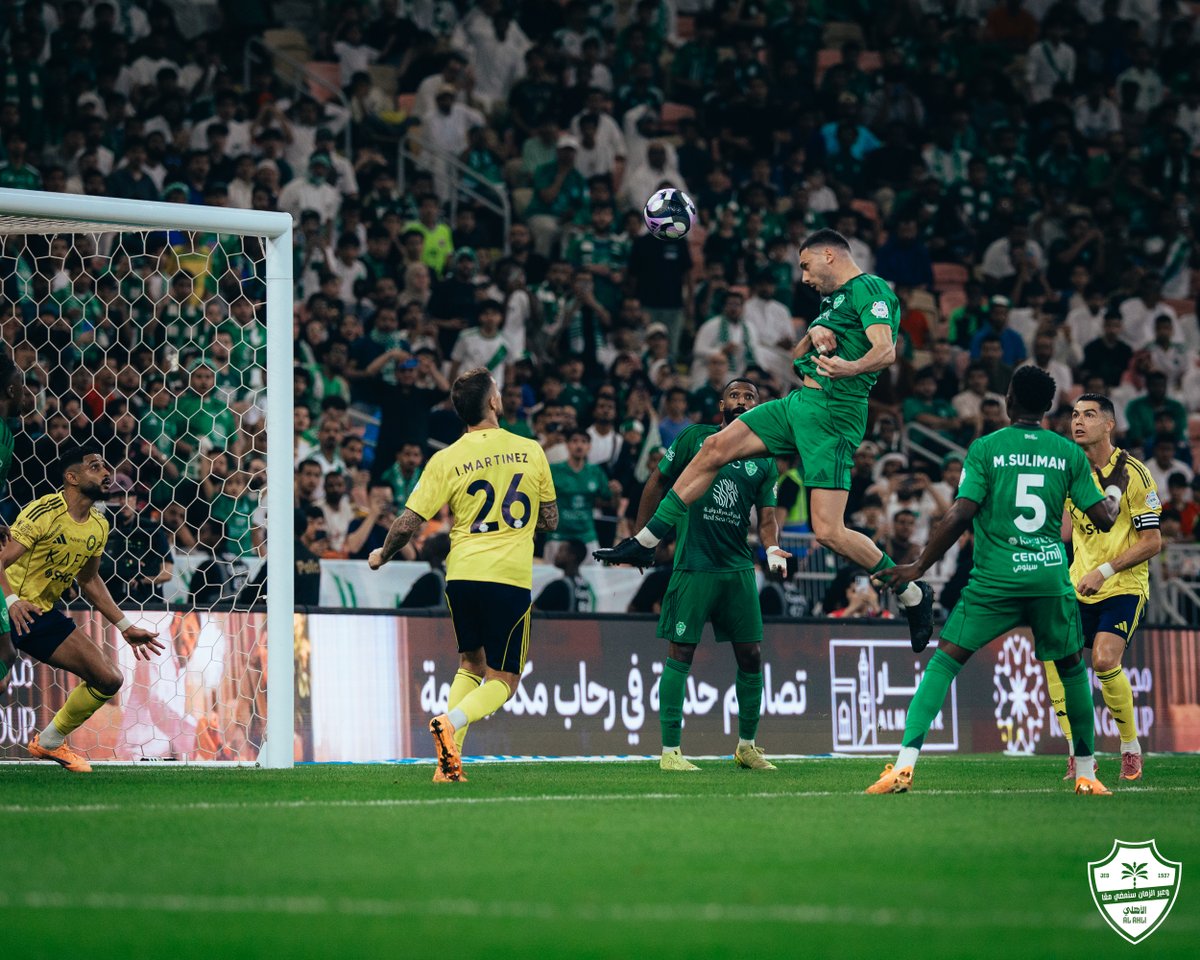 أهلي "سكر زيادة" .. سقاها للنصر سادة 👊💚

#الأهلي_النصر #دوري_روشن_السعودي