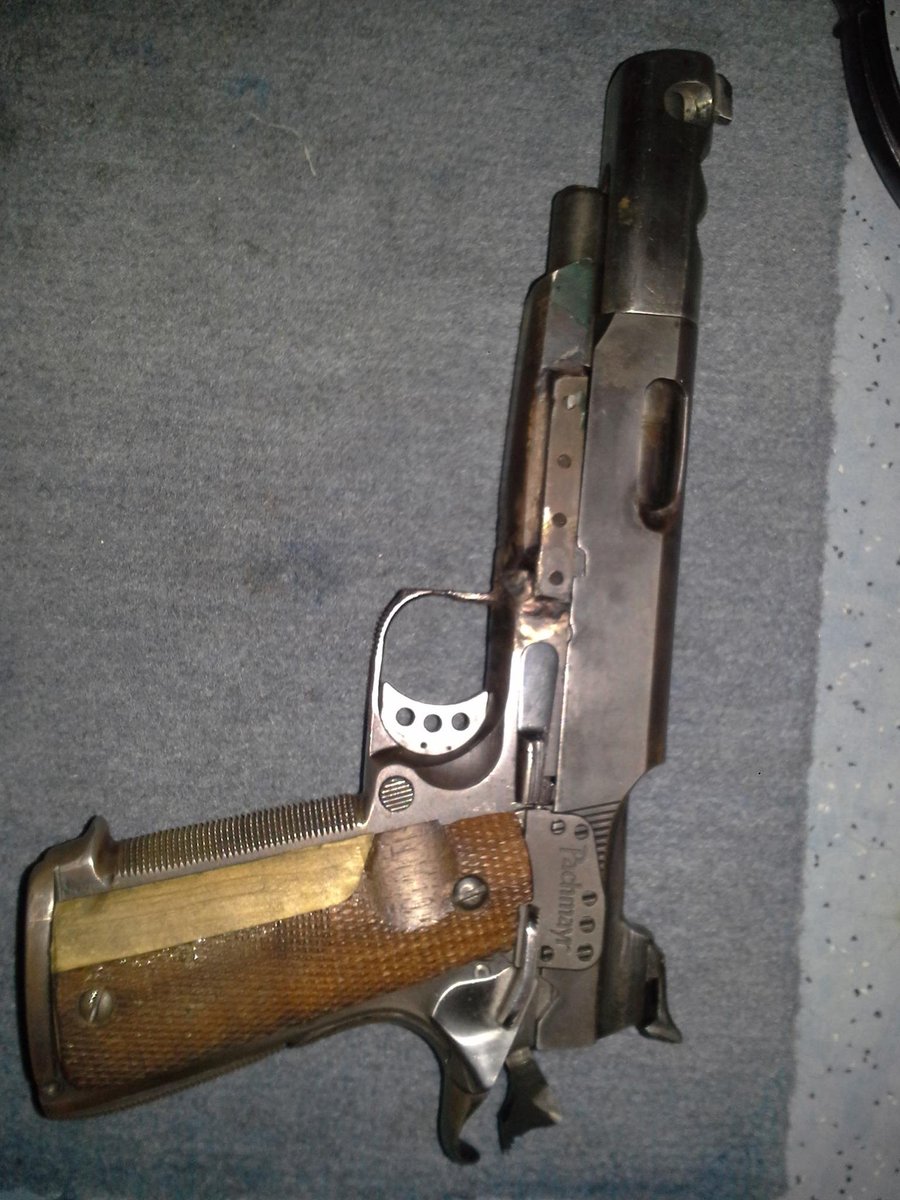 Carl Volt tweet media