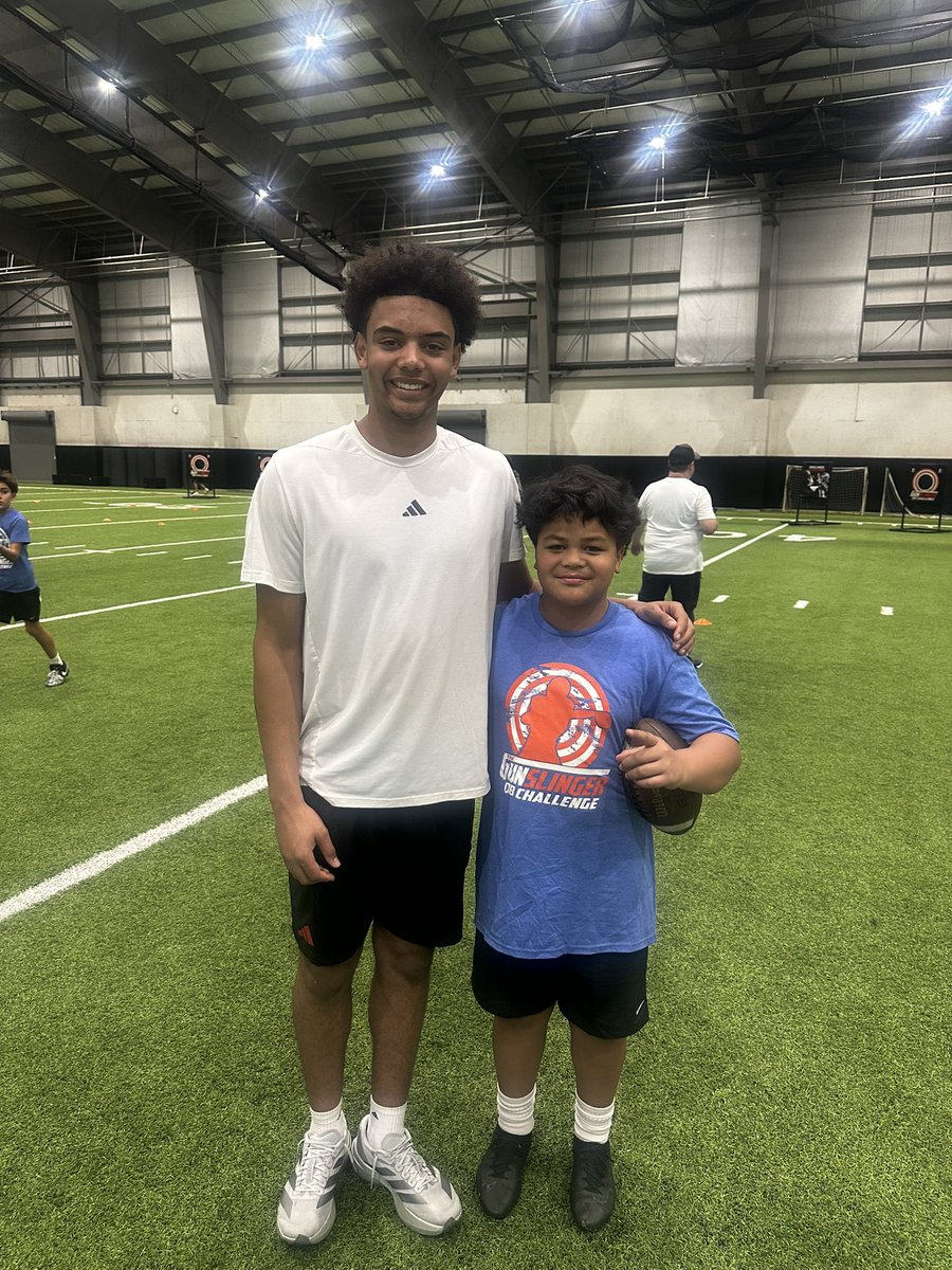 RaymondMaae's tweet photo. My grandson 11U #EteneFaimaloTaimalelagiIV having fun learning & competing today @TColston6 Beautiful blessings to meet, greet & hear @Qb6Trae #NebraskaCommit share his story on what it takes to be a student athlete. https://t.co/FUsOz4CtGM