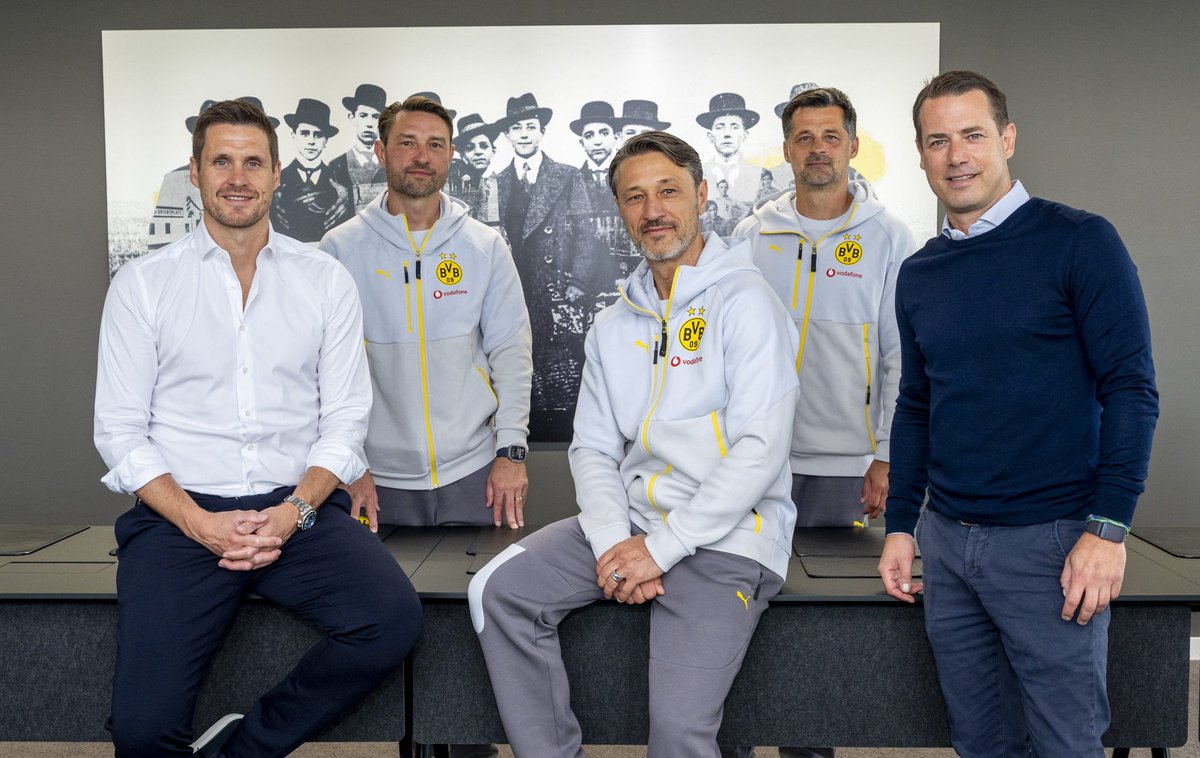 Vergangenheit glorifizieren 
Gegenwart stagnieren 
Zukunft ignorieren 
#BVB