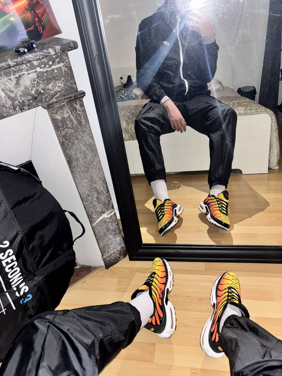 F91Snx's tweet photo. Avec les petites sœurs c’est sympa aussi 🧡 https://t.co/VE2CFcSDyj