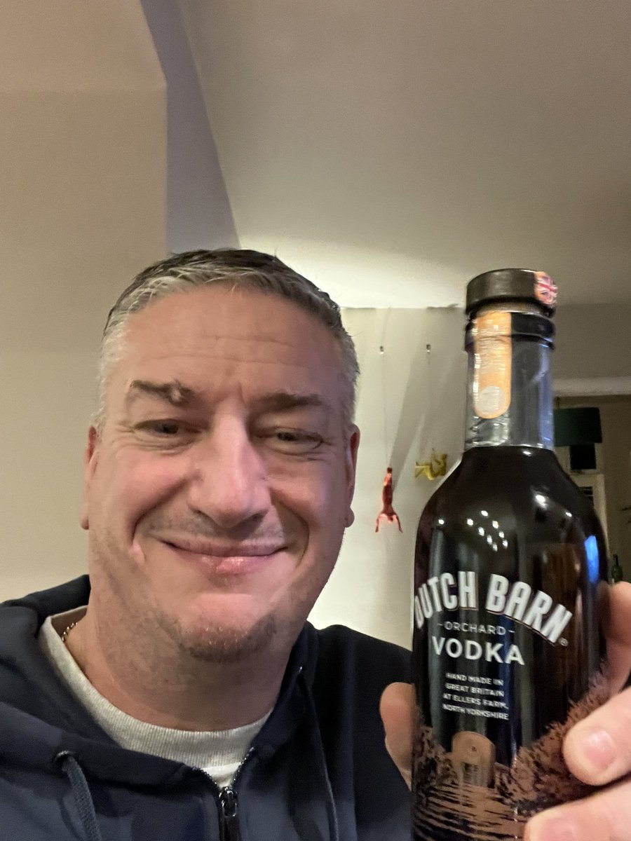 Bod_1971's tweet photo. @rickygervais very drunk, having seen mortality 6 times since opening. Funny cunt ay ya 👌 https://t.co/TpoAWepEiS