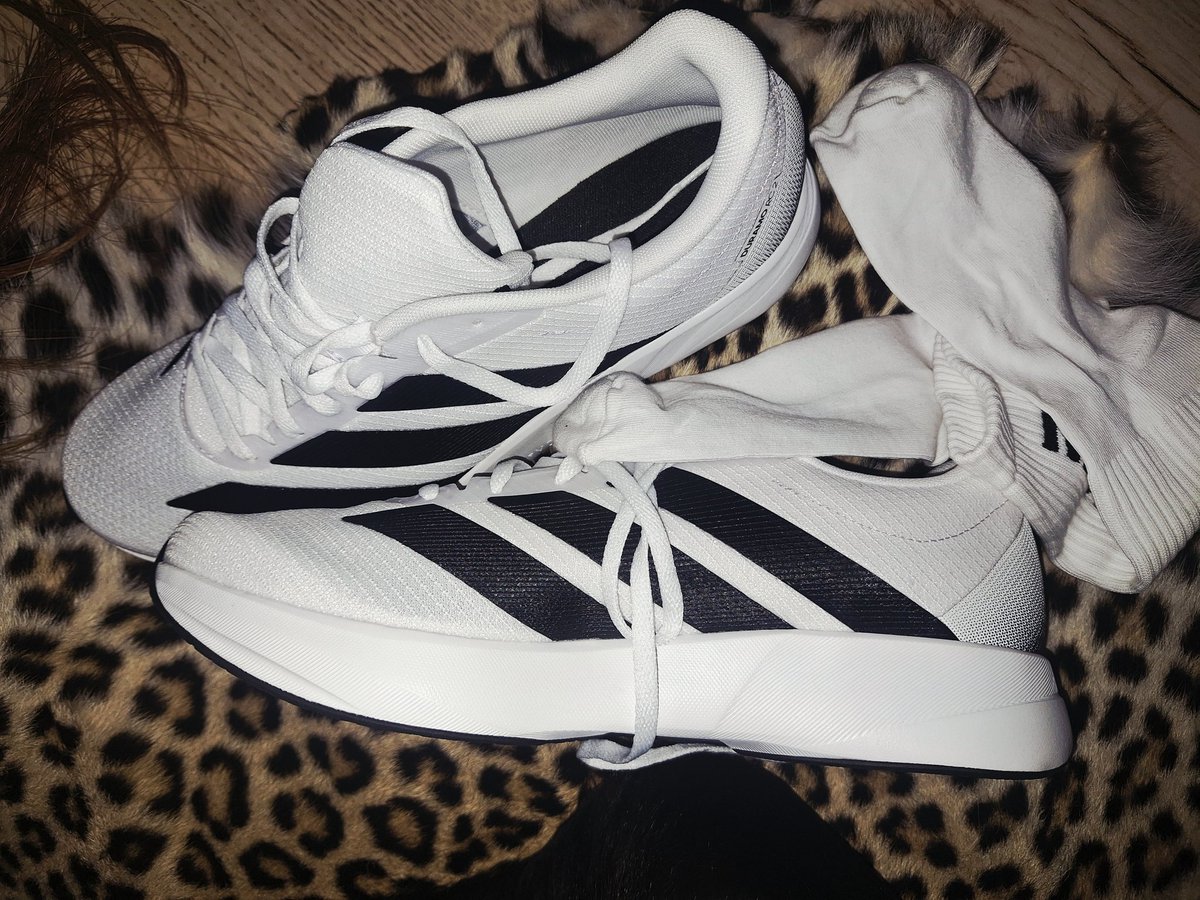 Mvezzy's tweet image. Let it be the morning already...😃😃