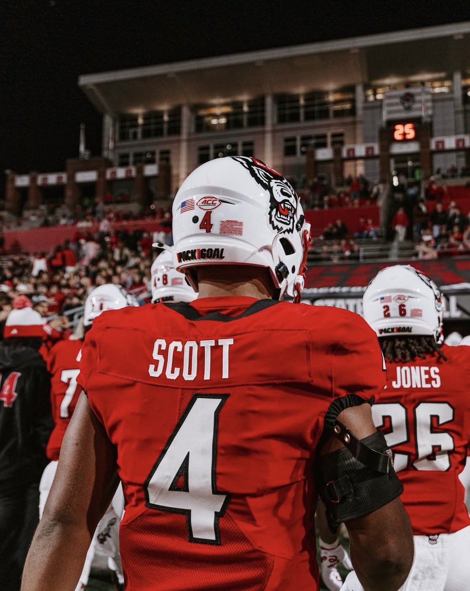 JoshScott_2027's tweet image. Extremely blessed to receive an offer from North Carolina State University @CoachGoebbel @BridgeBoysFB @CoachBama_ @RecruitGeorgia @ATLRecruits @RustyMansell_ @DukestheScoop @CoachSills10 @hxllywoodBN @coachFoxx50 @CoachDUBB_ @ChadSimmons_ @247recruiting @Rivals @TheUCReport…