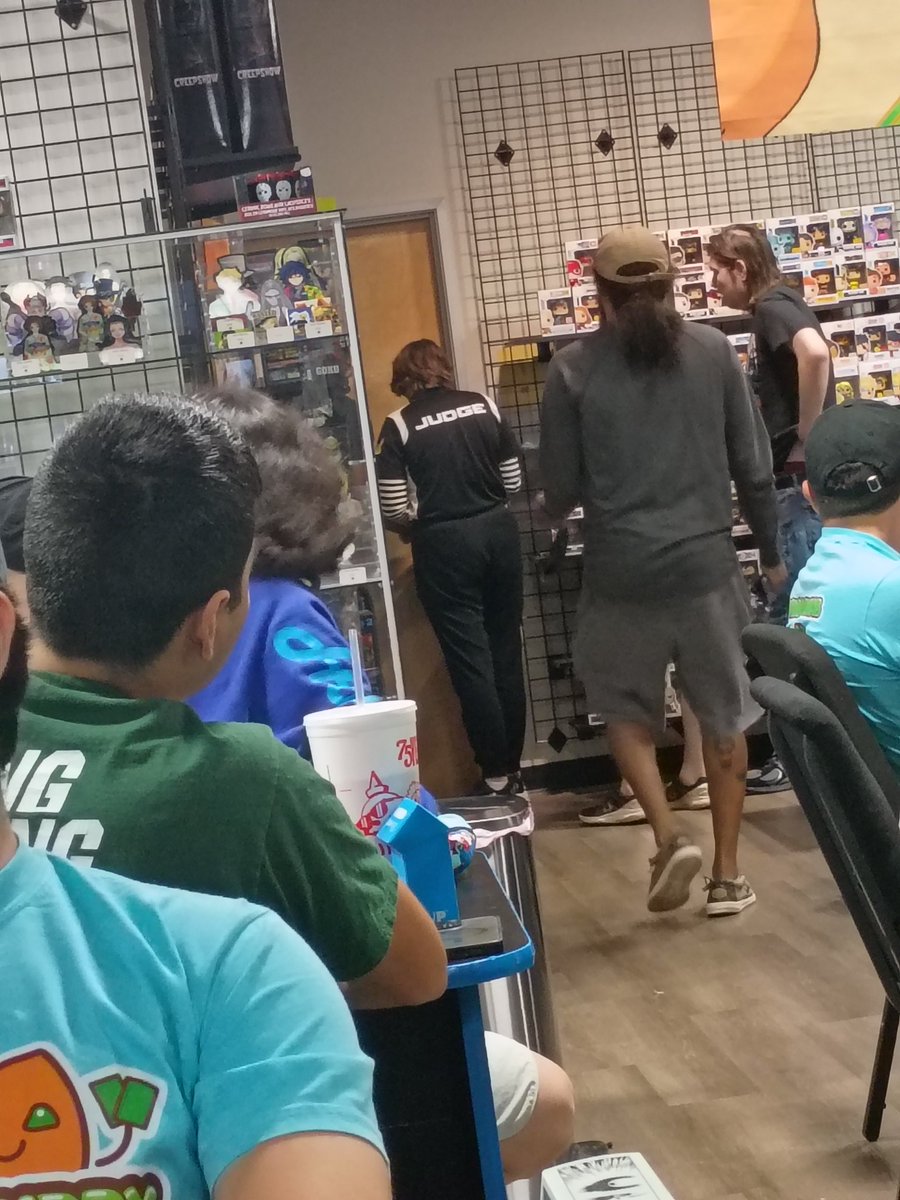 PokeDuelsTikTok's tweet photo. Round 3 being delayed as usual because a child is trapped in the restroom https://t.co/lKc82DHvS9
