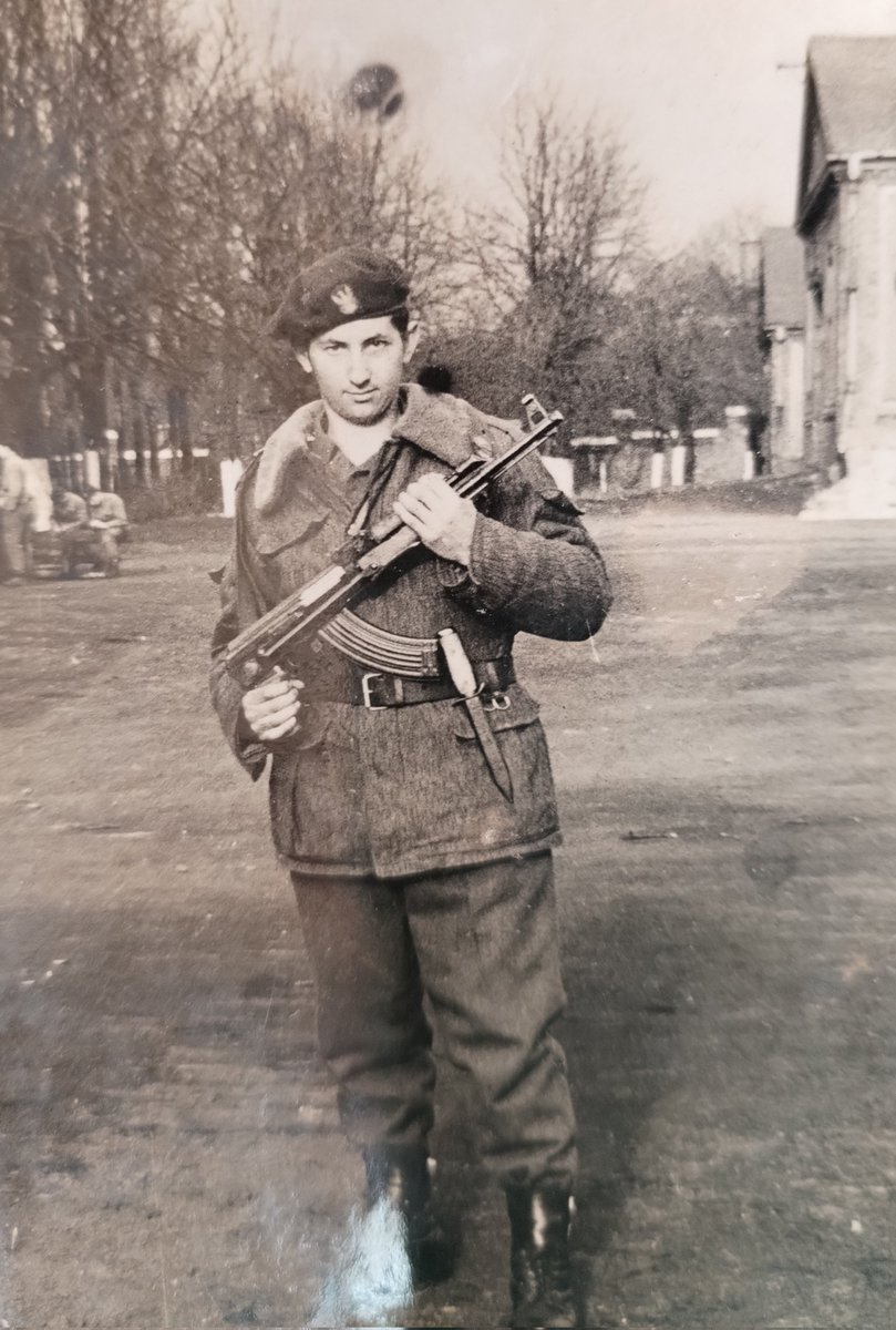Kazimierz Kordecki.
12.07.1939-2.01.2026
Żołnierz 6 Dywizji Powietrzno Desantowej, kolejarz, mąż, ojciec, dziadek, pradziadek.
♥️🎩🙏