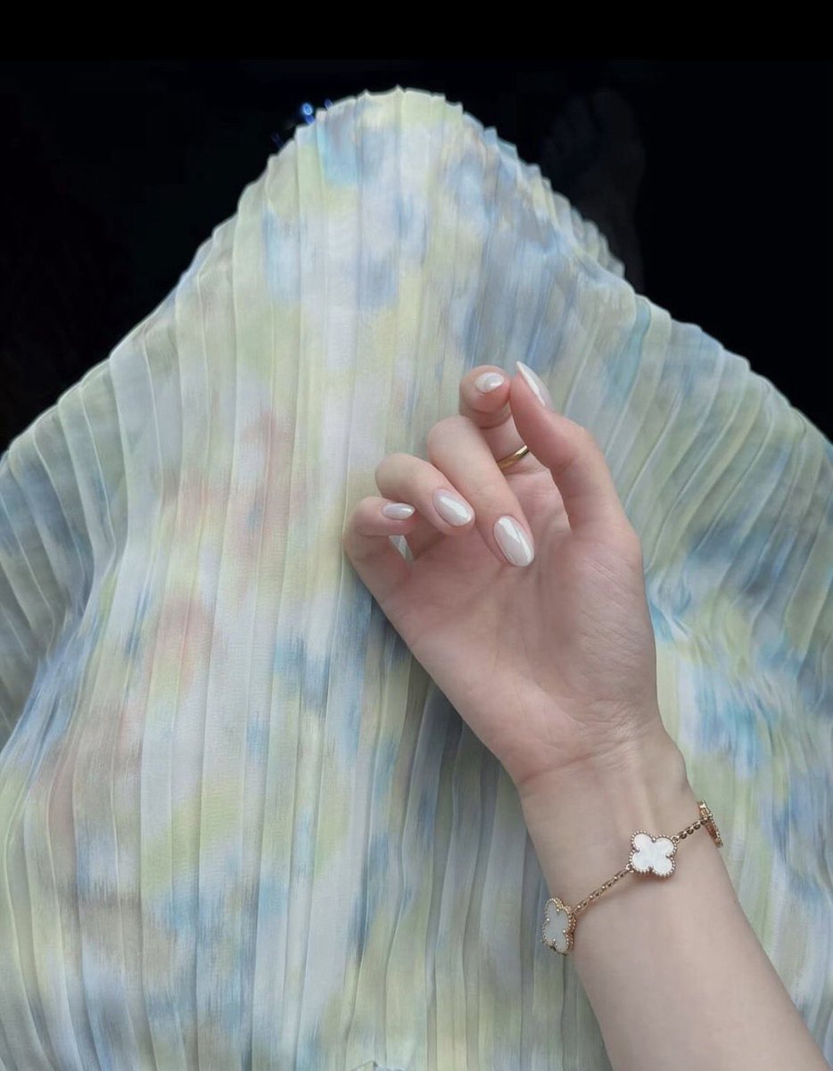 مناكيـر قليتـر من فلورمار ذوقي هالفتره ♥️♥️♥️♥️.￼

كىود حْصم نايس ون NV393