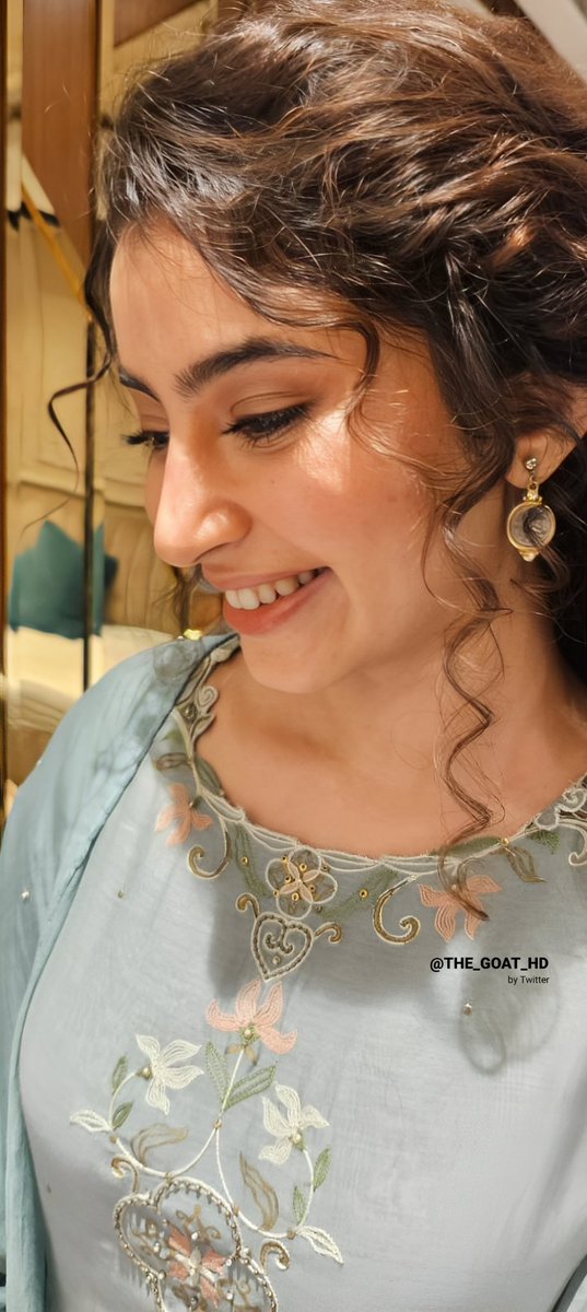 #SaraArjun 
Indian Actress 

🐐