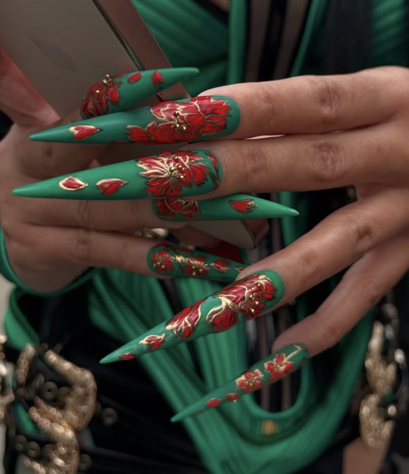 mattxctrl's tweet image. the nails 😩