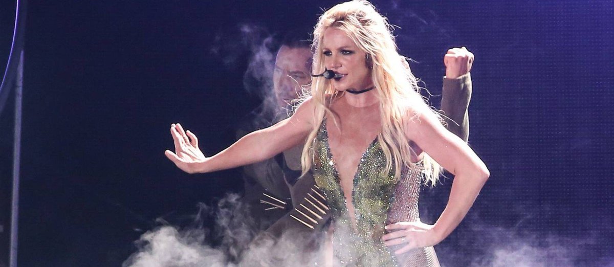 forumbunklr's tweet image. VEM AÍ? Prefeitura do Rio faz postagem misteriosa sobre participação de Britney Spears no Todo Mundo no Rio, citando "Baby One More Time".

"I must confess, I still believe".
(Devo confessar, eu ainda acredito).