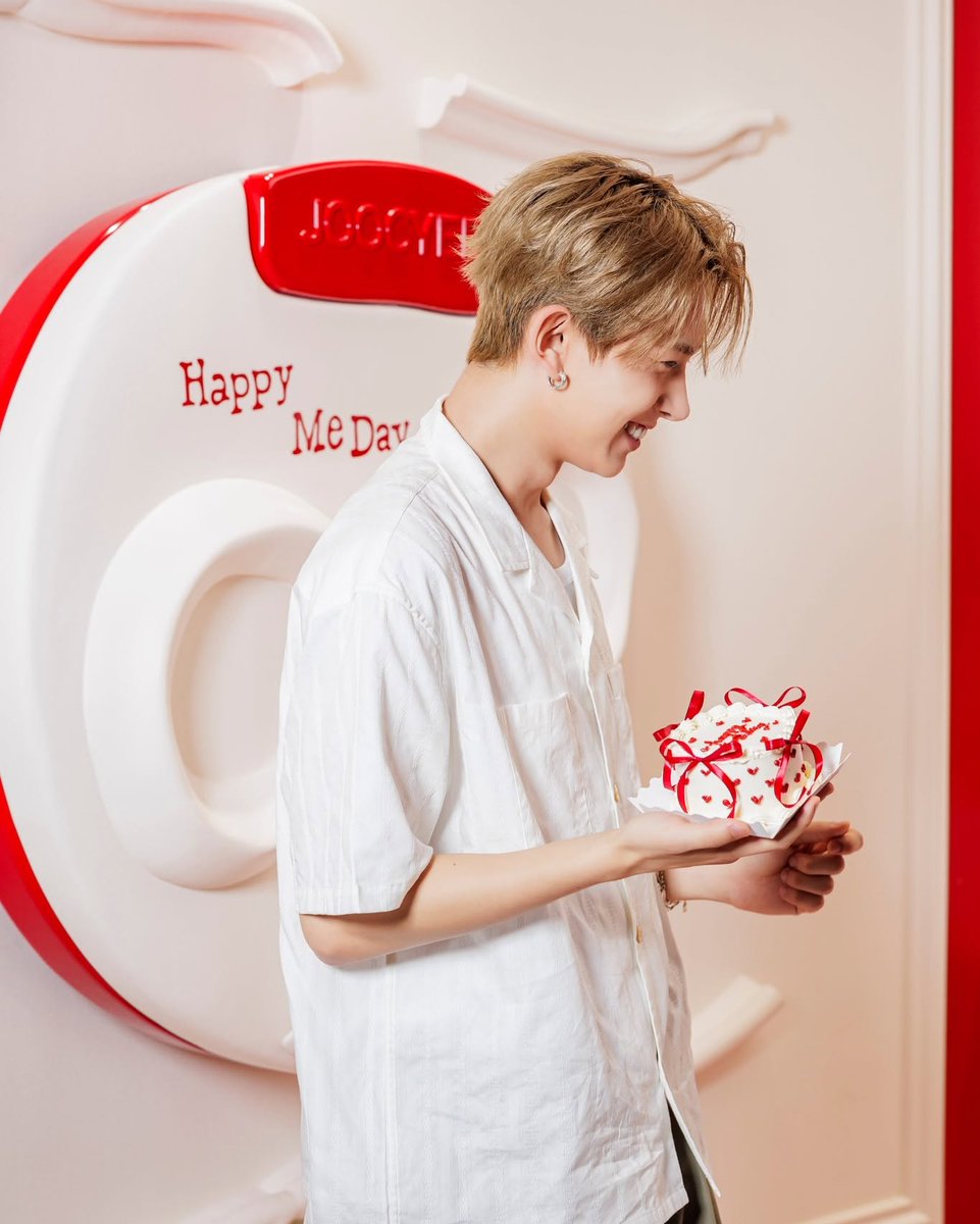 eca ca ca🍒 tweet media