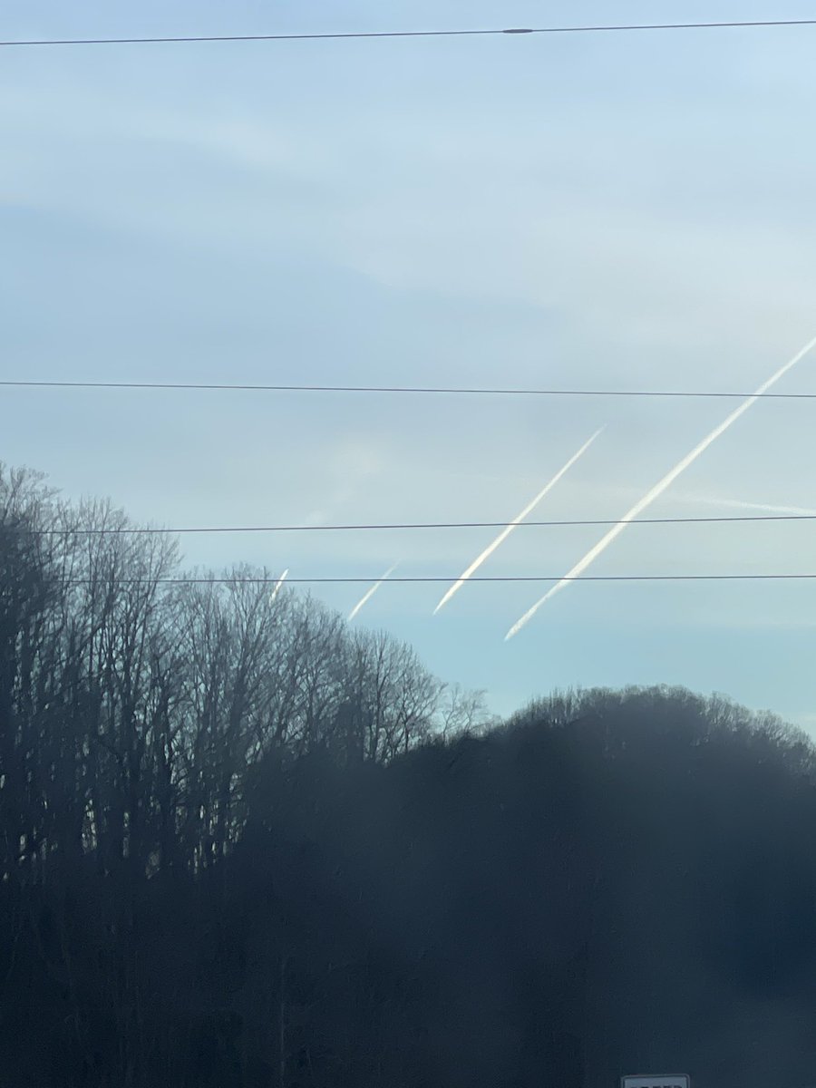 Itsup2debate's tweet photo. @dogwoodblooms Cassie, can you please help me with this?  These planes didn’t show up on radar app.  Why are they doing this to us? https://t.co/wqQjcaG5Ve
