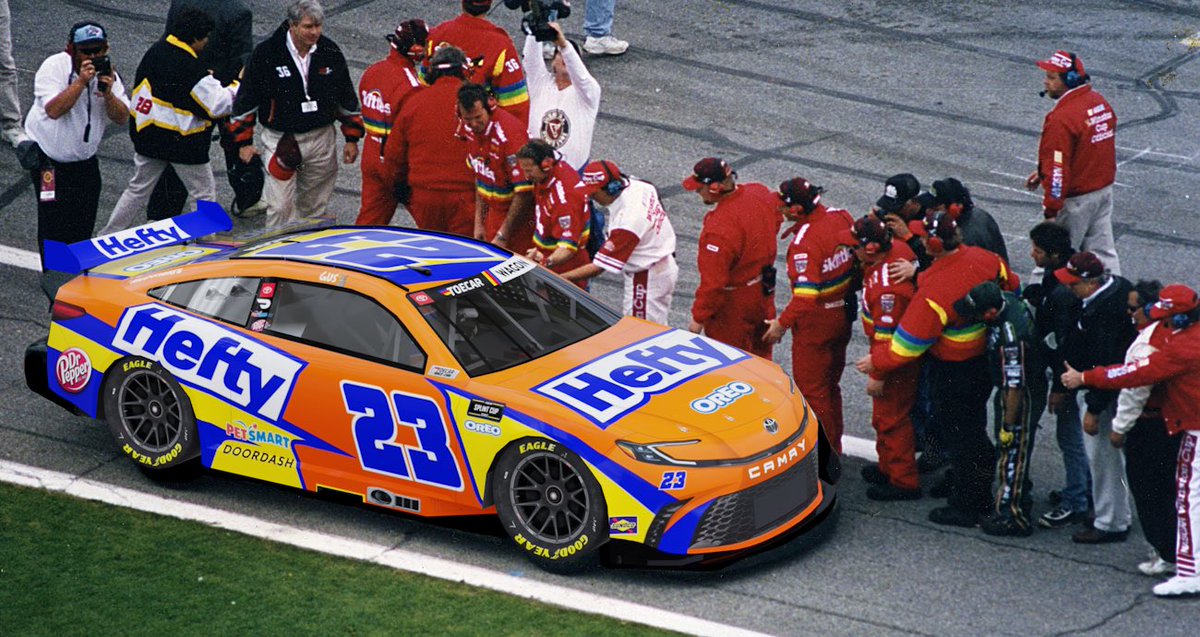 PocketsRob's tweet image. Every man and woman on pit road is congratulating Chunk following his first career victory after 5 winless seasons