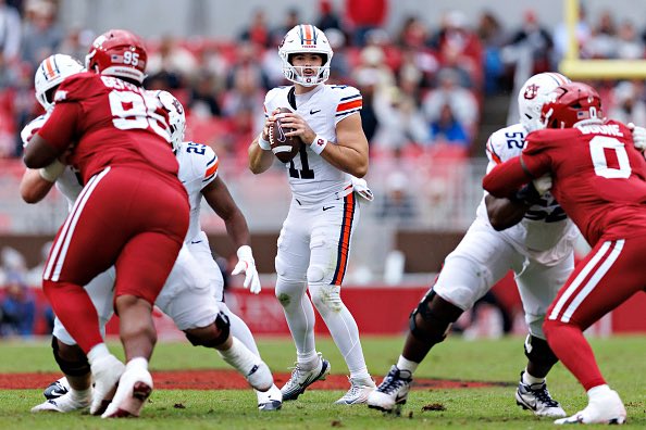 mzenitz's tweet image. UNLV has emerged as an early team to watch as a possibility for Auburn QB transfer Jackson Arnold, sources tell @CBSSports.

The former top-10 overall recruit has made 18 career starts at Auburn and Oklahoma.